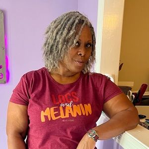 Meet your Posher, Lourena